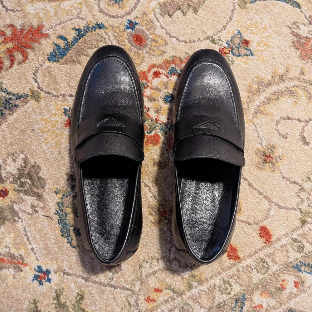 Vella Pais barely used